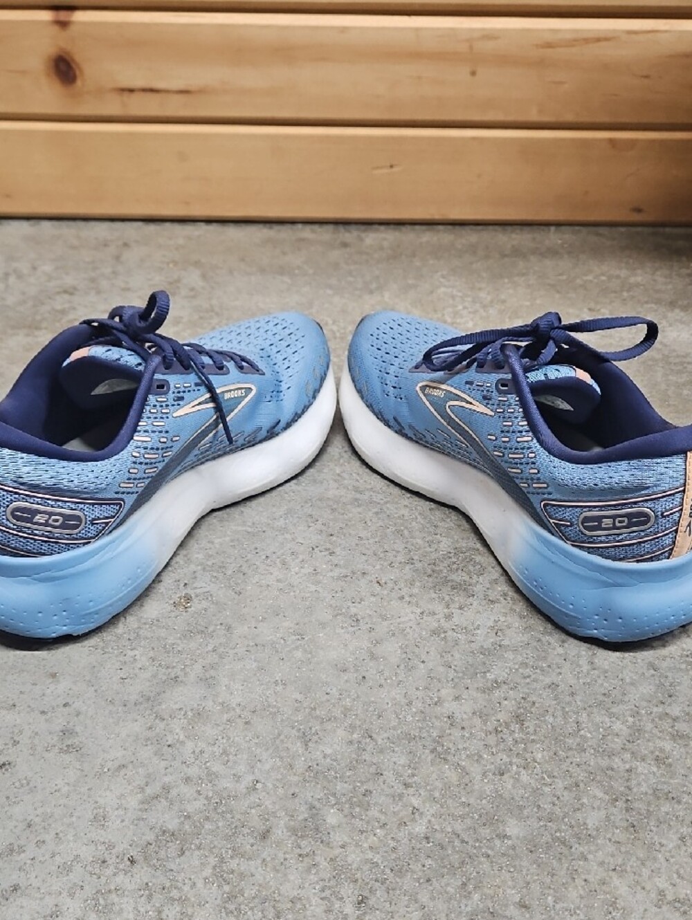 Brooks Women's Glycerin 20 Light Blue and Navy Running Shoes - Picture 5 of 8